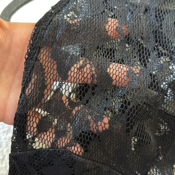 Black lace peplum top - Picture 4 of 5